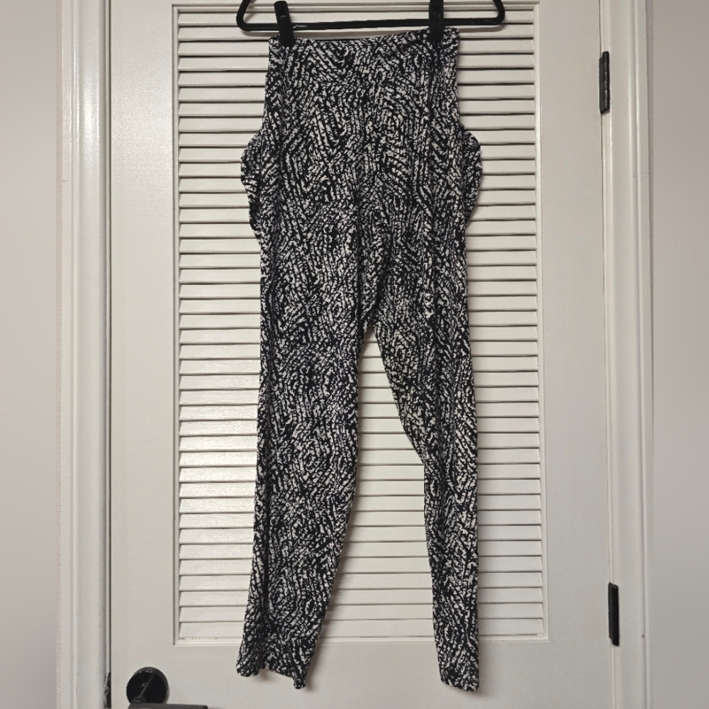 French Laundry - Black & White Lightweight Stretch Pants With Pockets
